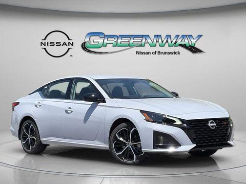 Gray Sky Pearl 2026 Nissan Altima 2.5 SR