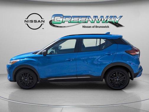 2023 Nissan Kicks SR