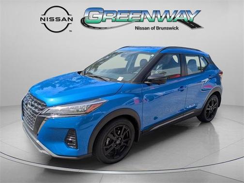 2023 Nissan Kicks SR