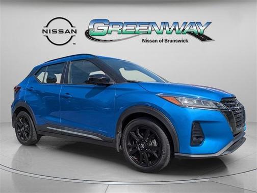 2023 Nissan Kicks SR