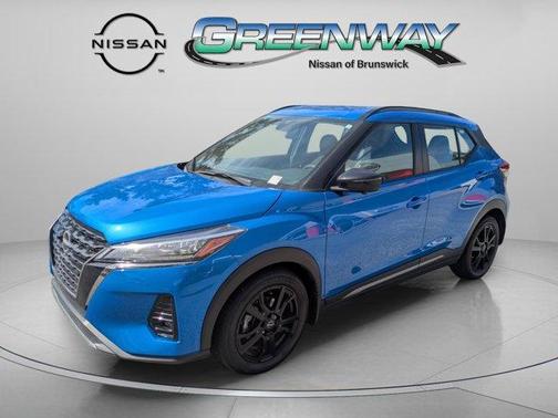 2023 Nissan Kicks SR