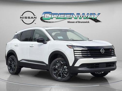 Aspen White Tri 2026 Nissan Kicks SR