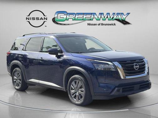 2025 Nissan Pathfinder SV