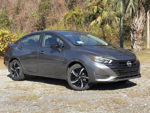 2025 Nissan Versa 1.6 SR