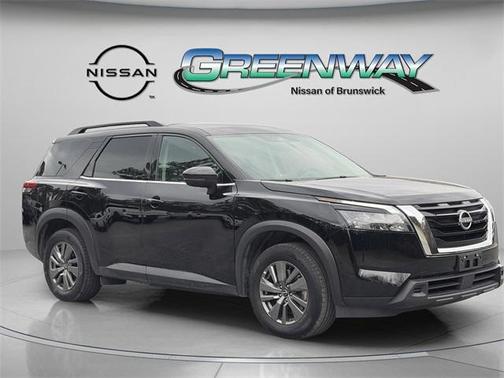 2025 Nissan Pathfinder SV