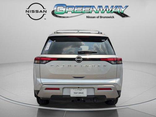 2025 Nissan Pathfinder Platinum