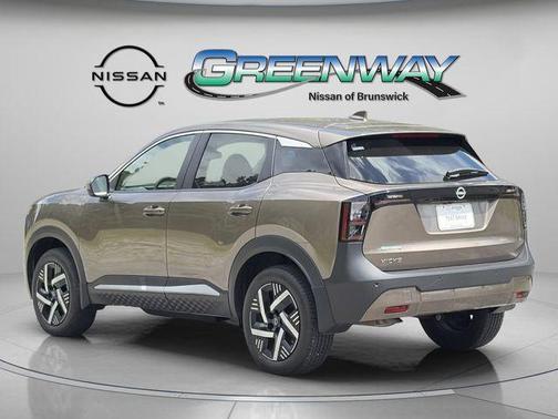 Canyon Bronze M 2025 Nissan Kicks SV