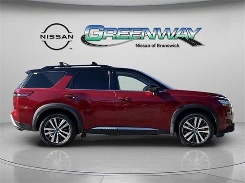 2022 Nissan Pathfinder Platinum