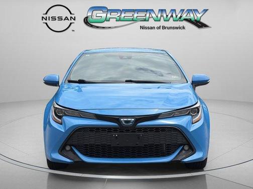 Silver Metallic 2021 Toyota Corolla Hatchback SE