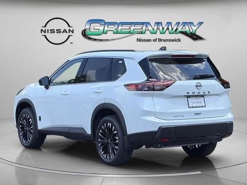 Everest White P 2026 Nissan Rogue Dark Armor