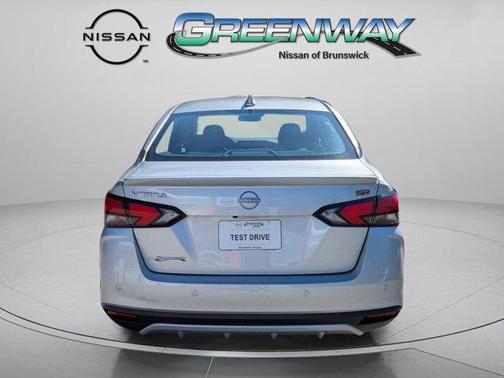 2025 Nissan Versa 1.6 SR