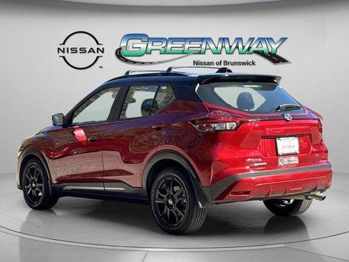 2021 Nissan Kicks SR