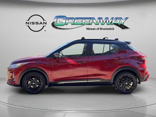 2021 Nissan Kicks SR