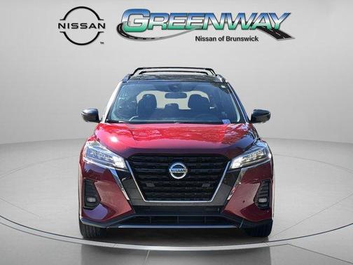 2021 Nissan Kicks SR