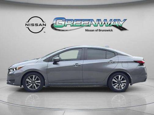 Gun Metallic 2024 Nissan Versa 1.6 SV