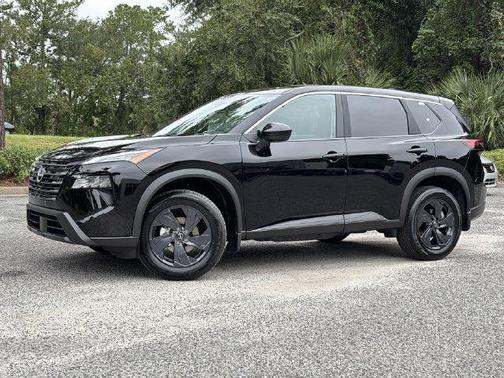 Super Black 2027 Nissan Rogue SV