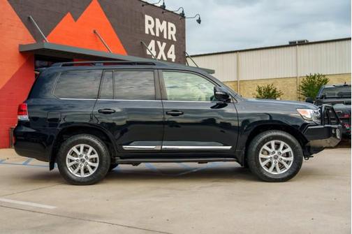 2017 Toyota Land Cruiser Base