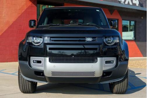 2025 Land Rover Defender 110 P300