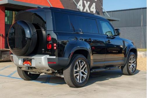 2025 Land Rover Defender 110 P300
