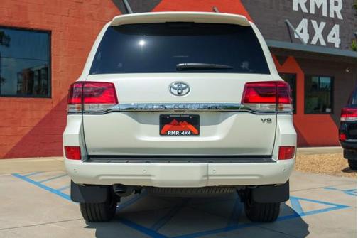 Blizzard Pearl 2020 Toyota Land Cruiser Base