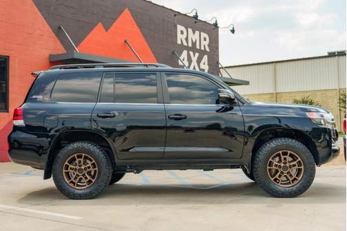 2020 Toyota Land Cruiser Base
