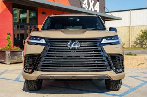 2025 Lexus LX 700h Overtrail