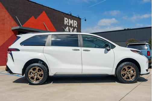 2025 Toyota Sienna XSE 7 Passenger