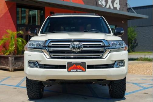 Blizzard Pearl 2019 Toyota Land Cruiser Base