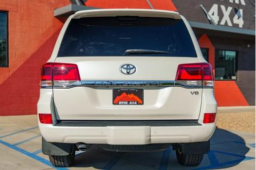 2019 Toyota Land Cruiser Base