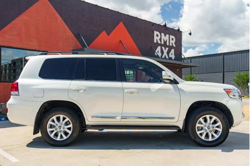 2021 Toyota Land Cruiser Base