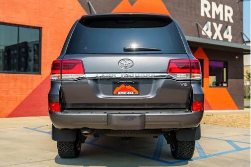 2020 Toyota Land Cruiser Base