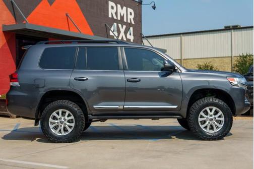 2020 Toyota Land Cruiser Base