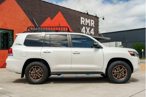 Blizzard Pearl 2021 Toyota Land Cruiser Base