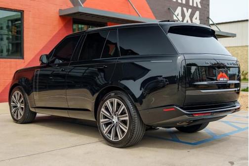 2023 Land Rover Range Rover P530 SE