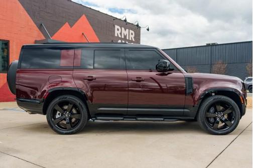 2025 Land Rover Defender 130 P400 X-Dynamic SE