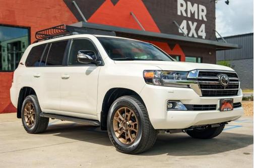 2020 Toyota Land Cruiser Base