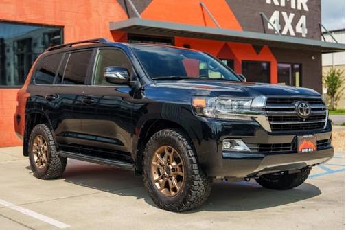2020 Toyota Land Cruiser Base