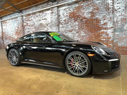 2017 Porsche 911 Carrera 4S