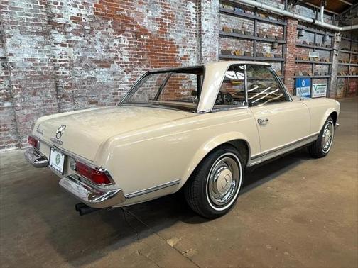 1964 Mercedes-Benz 230SL Pagoda Roadster