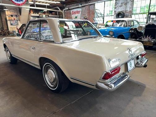 1964 Mercedes-Benz 230SL Pagoda Roadster