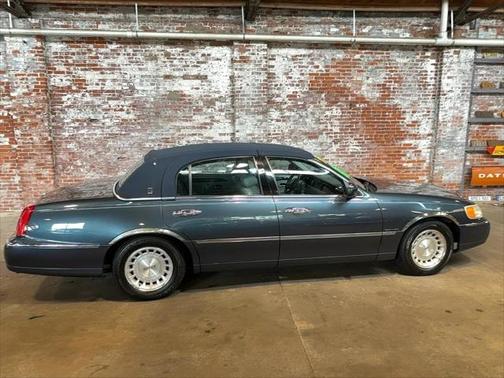 1998 Lincoln Town Car Executive