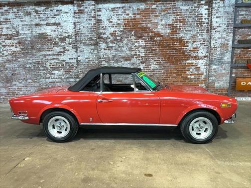 1970 FIAT Spider 2000 Base