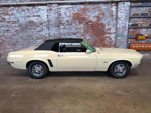 1969 Ford Mustang Base