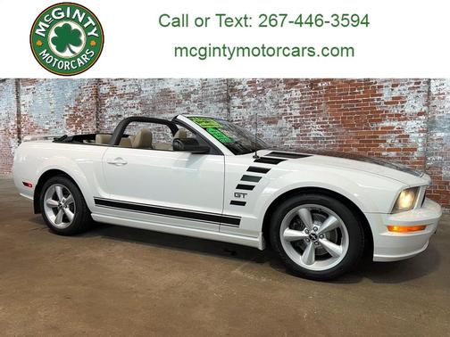 Performance White Clearcoat 2006 Ford Mustang GT Premium