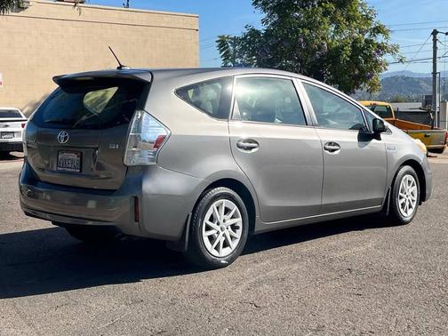 2012 Toyota Prius v Two