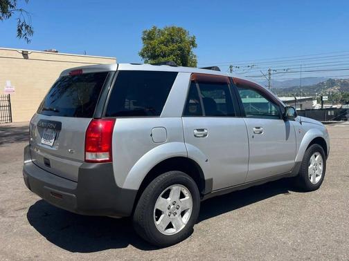 2004 Saturn Vue Base