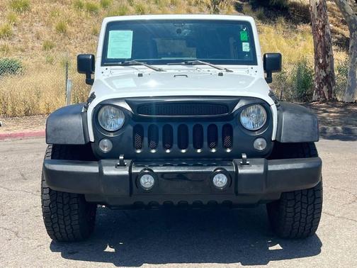 Bright White Clearcoat 2014 Jeep Wrangler Unlimited Sport