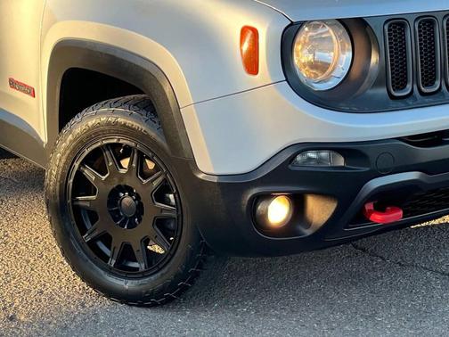 2016 Jeep Renegade Trailhawk