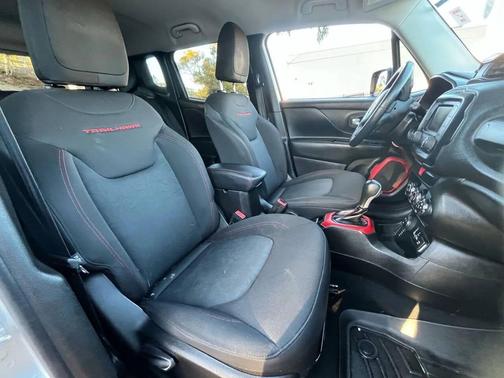 2016 Jeep Renegade Trailhawk