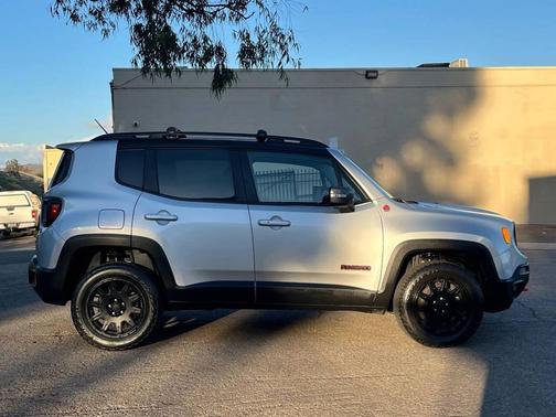 2016 Jeep Renegade Trailhawk